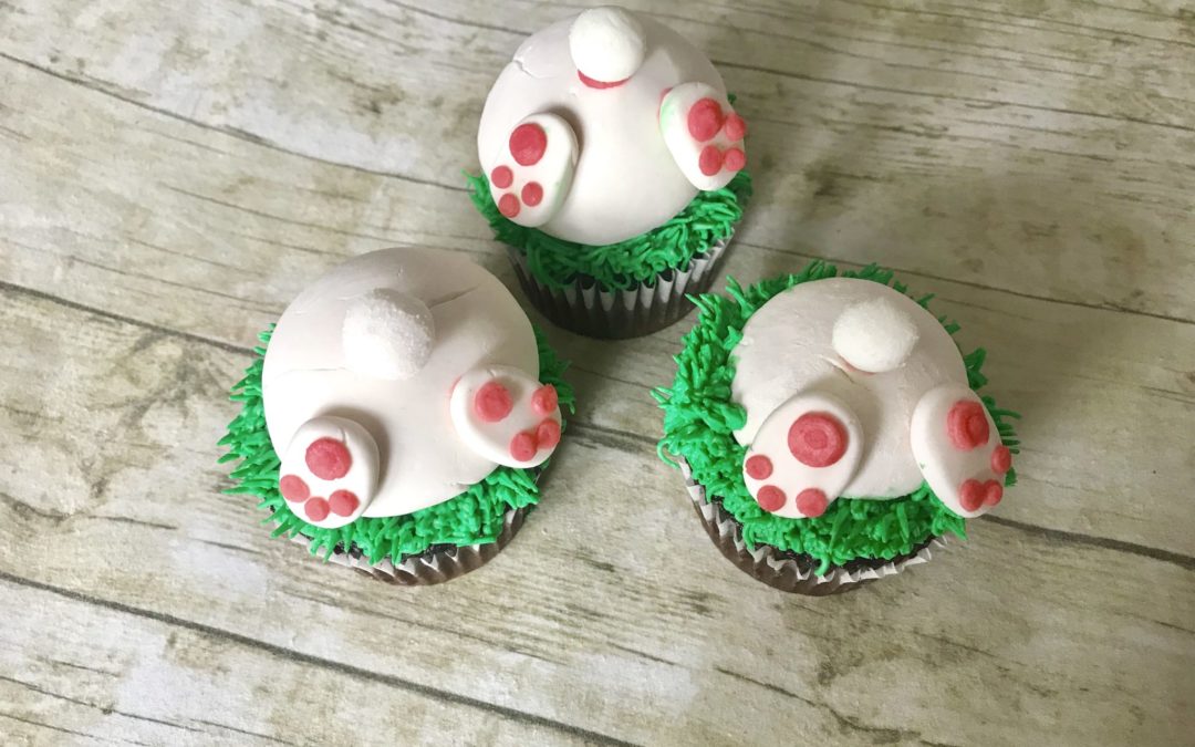 Easy Easter Bunny Tail Cupcakes