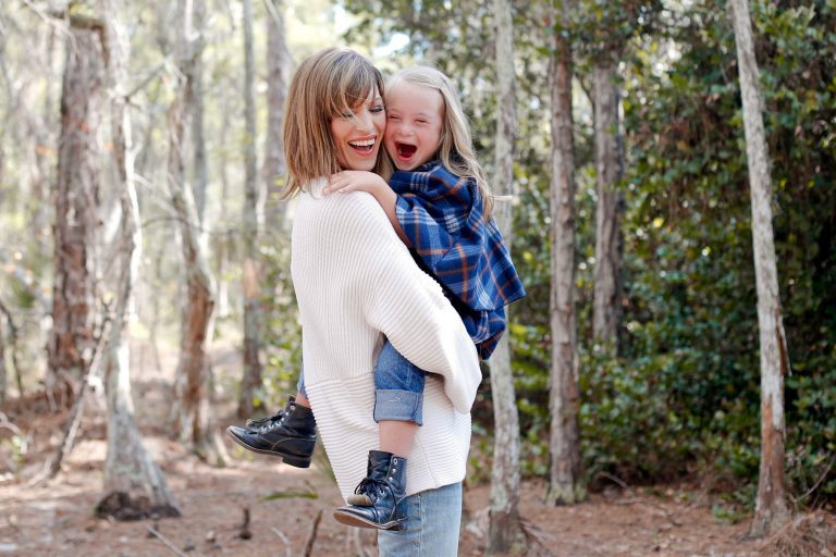 An Interview with Kelle Hampton of Enjoying the Small Things