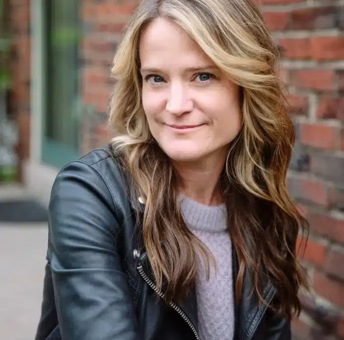 Author Sara Shepard of Pretty Little Liars on her Newest Book for Kids!