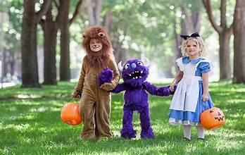 Halloween Costumes, Here’s what’s making waves in 2025 trick-or-treat style:
